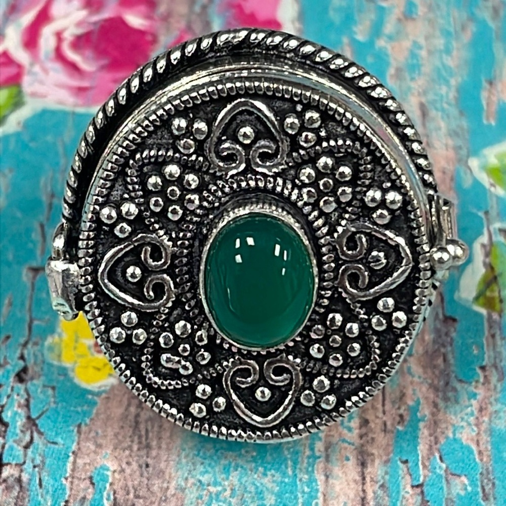Green Chalcedony Poison Ring - image 3